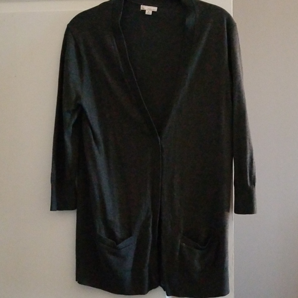 EUC Gap Button Front Pocket Cardigan